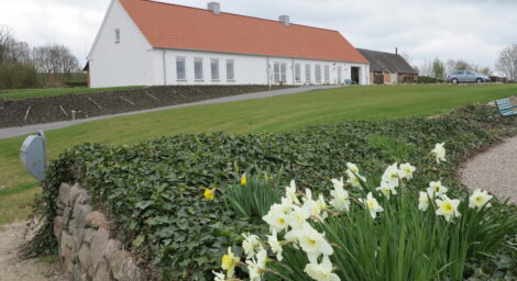 Voldum kirke – graverbygning